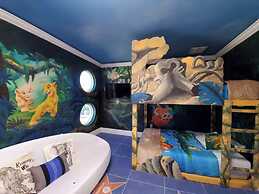 Luxury Mansion w Pool Sleeps 60