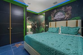 Luxury Mansion w Pool Sleeps 60