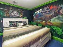 Luxury Mansion w Pool Sleeps 60