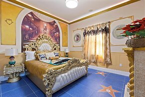 Luxury Mansion w Pool Sleeps 60