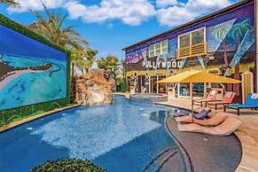 Luxury Mansion w Pool Sleeps 60
