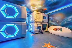 Luxury Mansion w Pool Sleeps 60