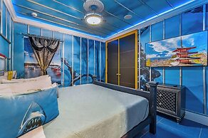 Luxury Mansion w Pool Sleeps 60