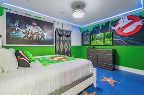 Luxury Mansion w Pool Sleeps 60