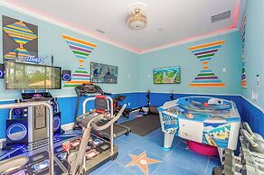 Luxury Mansion w Pool Sleeps 60