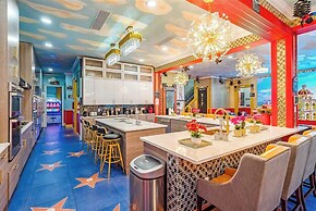 Luxury Mansion w Pool Sleeps 60