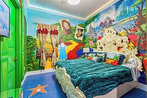 Luxury Mansion w Pool Sleeps 60