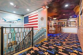 Luxury Mansion w Pool Sleeps 60