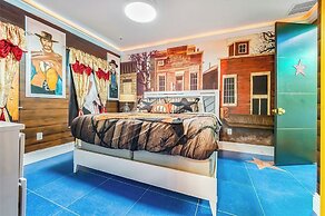 Luxury Mansion w Pool Sleeps 60