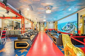 Luxury Mansion w Pool Sleeps 60