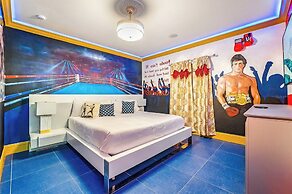 Luxury Mansion w Pool Sleeps 60