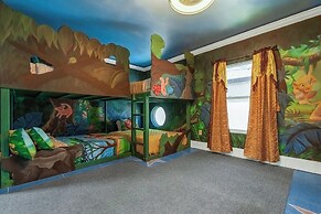 Luxury Mansion w Pool Sleeps 60