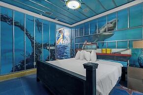 Luxury Mansion w Pool Sleeps 60