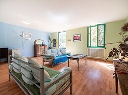 Spacious Home With Beach Access