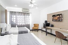 Pickwick Park View Hotel