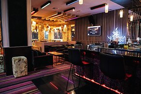 Pickwick Park View Hotel