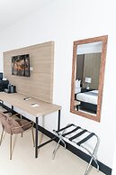 Pickwick Park View Hotel