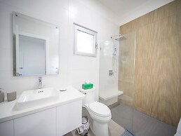Caribbean Breeze - 2BR Apartment Close to Beach!
