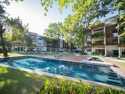 Caribbean Breeze - 2BR Apartment Close to Beach!