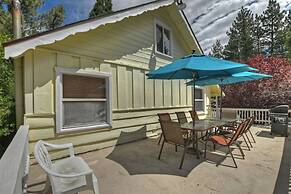 Sunshine Cabin Cozy 2-Story Getaway