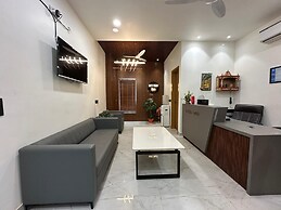 Hotel sky way inn