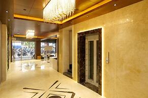 Balu Residency - A Business Class Hotel