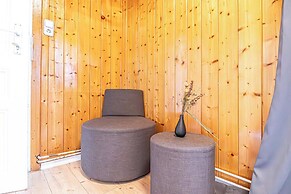 Cozy 3BR Apt with Garden Sleeps 10