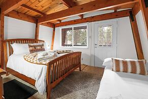 Moonridge Manor Cozy Retreat with Hottub