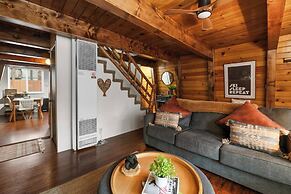 Moonridge Manor Cozy Retreat with Hottub