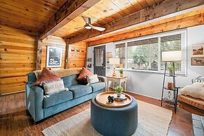 Moonridge Manor Cozy Retreat with Hottub