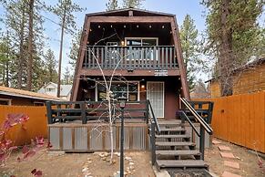 Moonridge Manor Cozy Retreat with Hottub