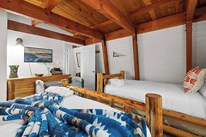 Moonridge Manor Cozy Retreat with Hottub