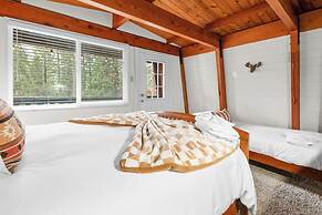 Moonridge Manor Cozy Retreat with Hottub