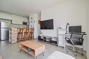 Salguero Suites By HostPro