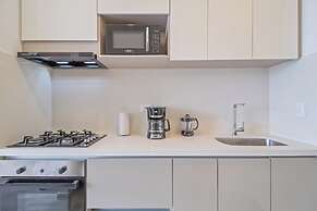 Salguero Suites By HostPro