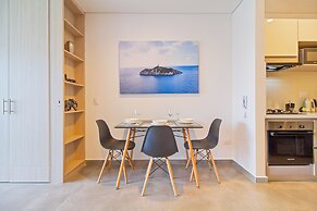 Salguero Suites By HostPro