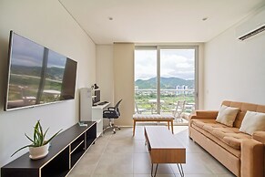 Salguero Suites By HostPro