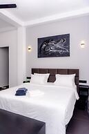 Lucky Monkey Inn & Restaurant