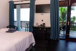 Lucky Monkey Inn & Restaurant