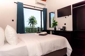 Lucky Monkey Inn & Restaurant