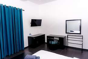 Lucky Monkey Inn & Restaurant