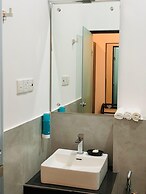 Lucky Monkey Inn & Restaurant