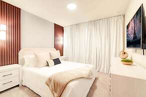 1259 Modern 5BD Family Home For Your Vacation