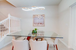 1259 Modern 5BD Family Home For Your Vacation