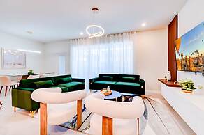 1259 Modern 5BD Family Home For Your Vacation