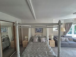 OYO Lavender House Hotel