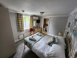 OYO Lavender House Hotel