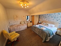 OYO Lavender House Hotel