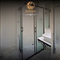 Kardinia Hotel