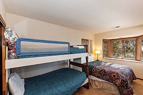 Canyon Castle Mtn Retreat w Hot Tub